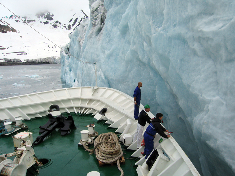 Hornsund_Glacer_from_Zsuzsi_Vistamar_2006_04.jpg
